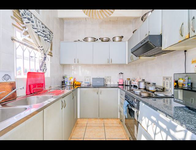 3 BEDROOM APARTMENT FOR SALE IN ASHLEY